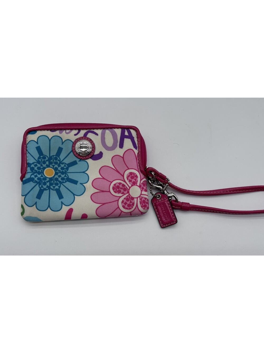 Coach Poppy / Daisy Graffiti Series Wristlet. Y2K. Vintage.